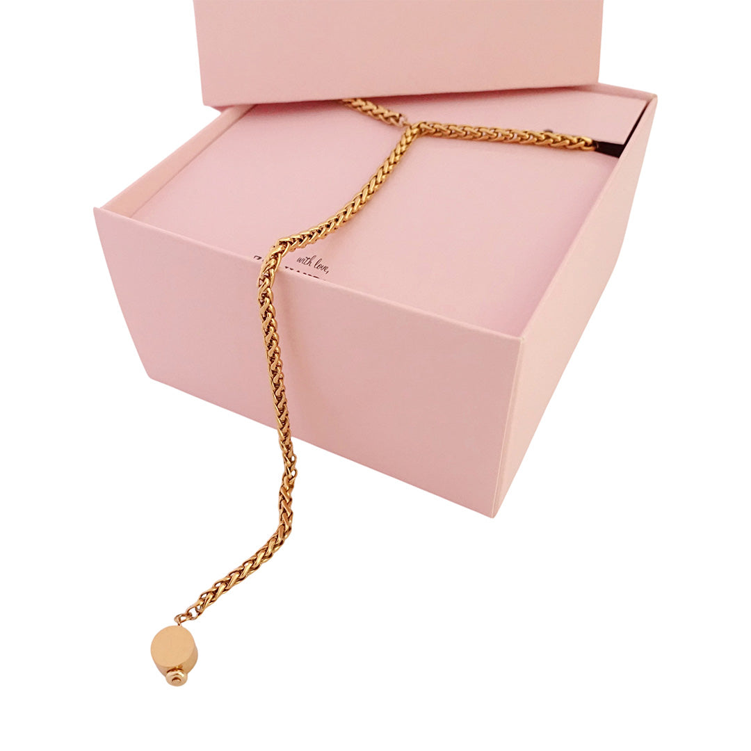 SILHOUETTE NECKLACE