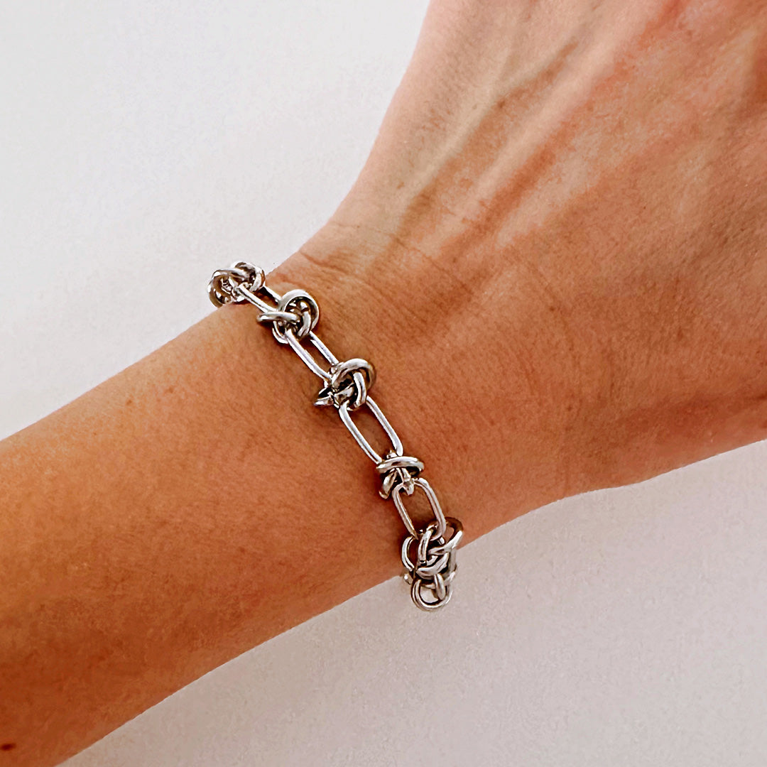 THE KNOT BRACELET