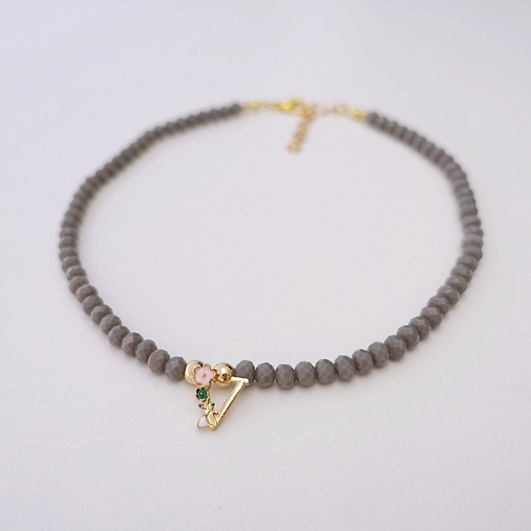 "V" necklace